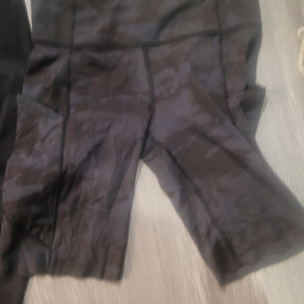 Lululemon Athletica Black Camo Set - Picture 5 of 7